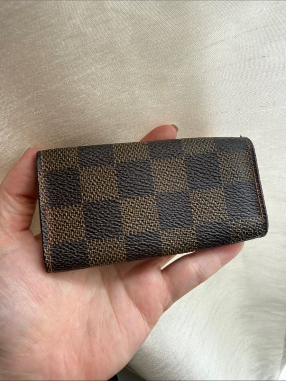 Louis Vuitton Damier Ebene Multicles 4 Key Holder - Picture 2 of 8